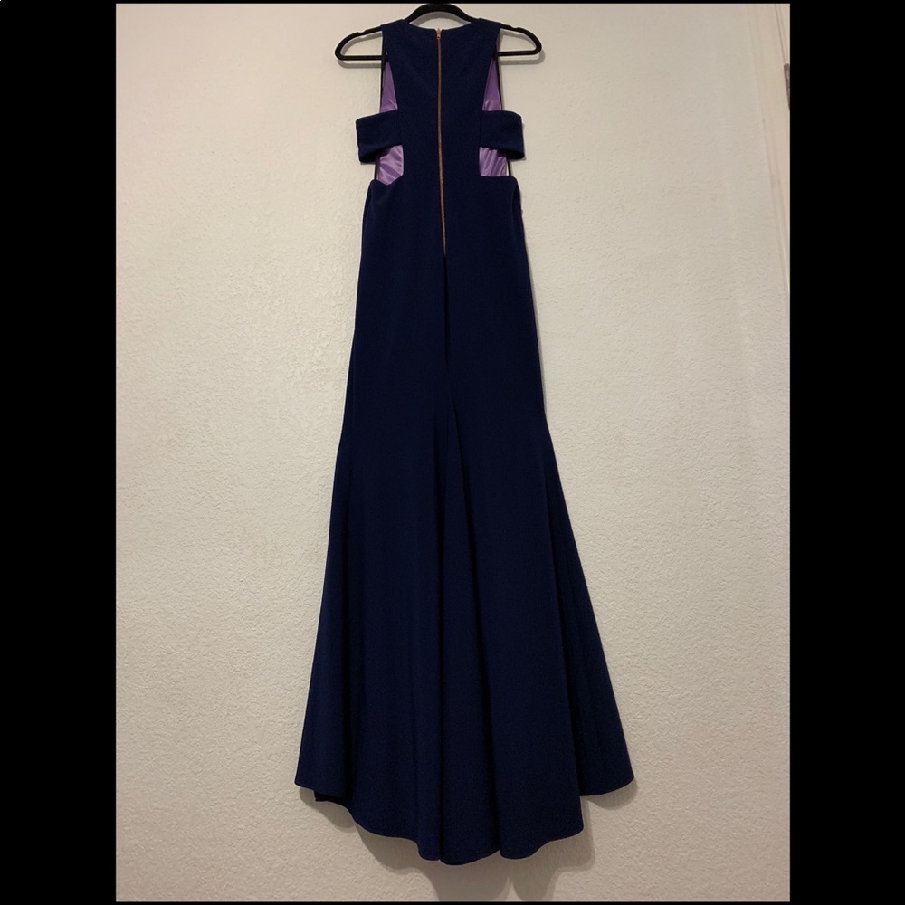 Dress - Picture 3 of 4
